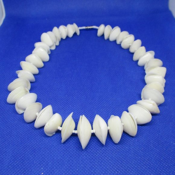 Seashell Necklace Seashell Choker Necklace Genuine Seashell & Glass Seed Beaded - Picture 5 of 8